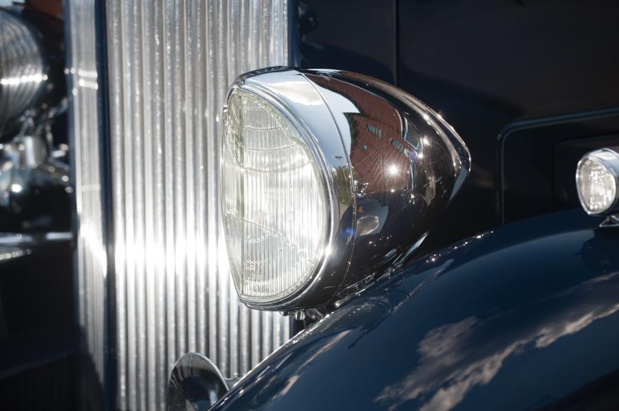  Packard Twelve Club Sedan 1933 года  (фото 21 из 31)